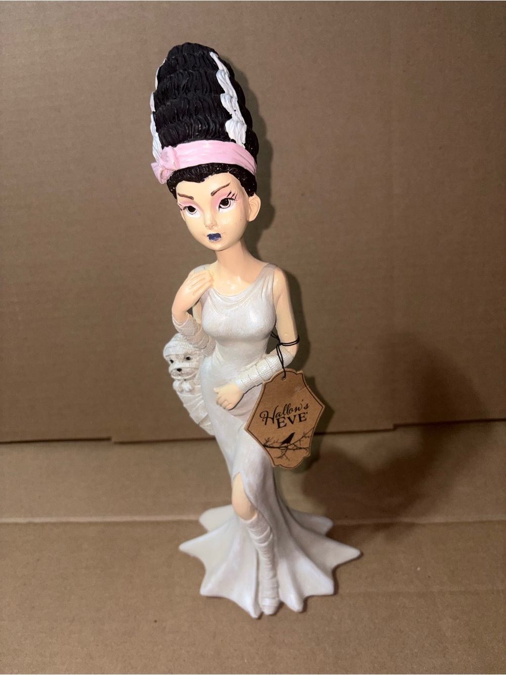 BRIDE OF FRANKENSTEIN WITH HER DOG HALLOWEEN DECOR